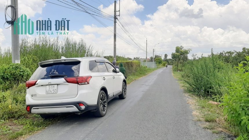 Bán miếng đất mặt tiền đường Trường Bình, Phước Lâm, Cần Giuộc. Giá 2,3 tỷ TL
