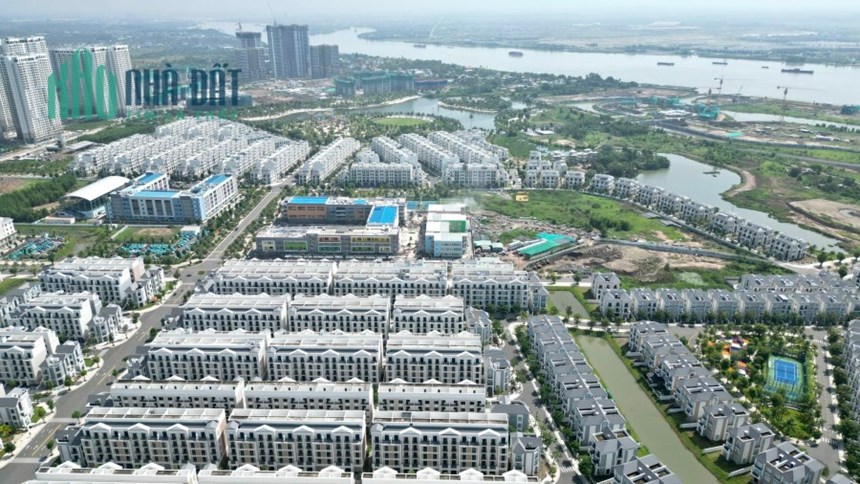 Nhà phố mặt tiền 7m trung tâm Q9 khu kinh doanh đa ngành, đối diện trường, bv, khu công nghệ