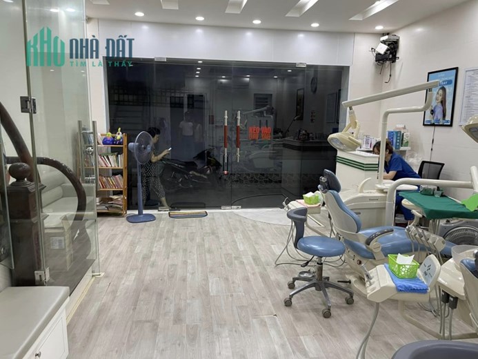 Chính chủ bán Mặt ngõ Nguyên Hồng 40m 5 tầng MT5.8m ô tô qua nhà Kinh doanh siêu tốt