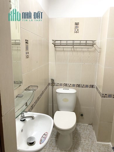 CHO THUÊ NHÀ NGUYÊN CĂN 1 TRỆT 3 LẦU, đường Nguyễn Thiện Thuật, Phường 3, Quận 3