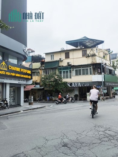 Nhà 3 Mặt Thoáng Có Thanh Máy Bán Nhanh 39 tỷ Mặt Phố Tràng Thi DT 55mx6T