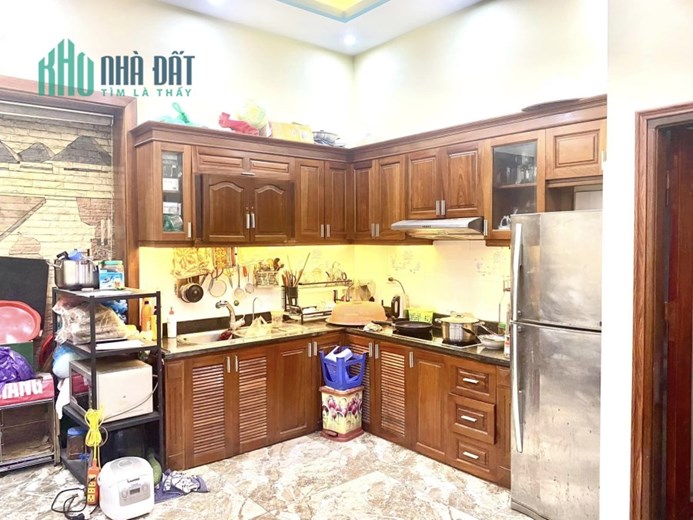 BÁN NHÀ PHỐ TRẦN KHÁT CHÂN - PHỐ HUẾ 48M - 4T NHÀ ĐẸP NỘI THẤT GỖ CAO CẤP NHỈNH 6 TỶ
