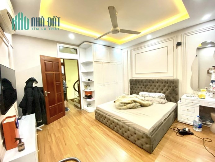 BÁN NHÀ PHỐ TRẦN KHÁT CHÂN - PHỐ HUẾ 48M - 4T NHÀ ĐẸP NỘI THẤT GỖ CAO CẤP NHỈNH 6 TỶ