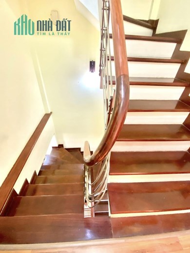 BÁN NHÀ PHỐ TRẦN KHÁT CHÂN - PHỐ HUẾ 48M - 4T NHÀ ĐẸP NỘI THẤT GỖ CAO CẤP NHỈNH 6 TỶ