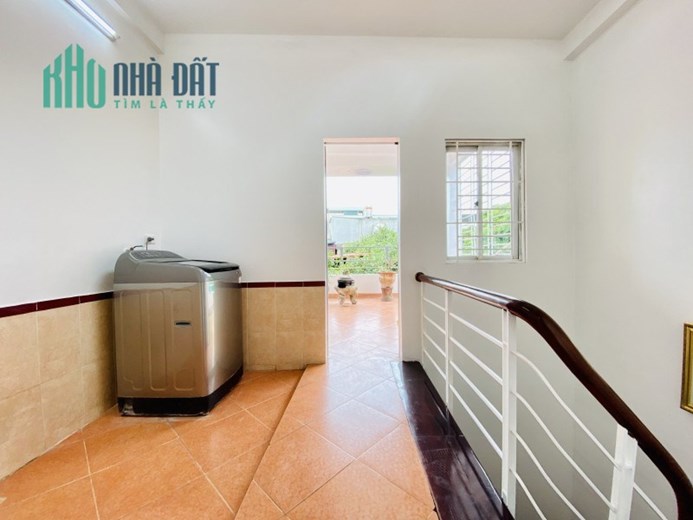Bán nhà Xã Đàn 40m2 5 tầng, MT5m, ngõ nông, ngõ thông, 4.2 tỷ