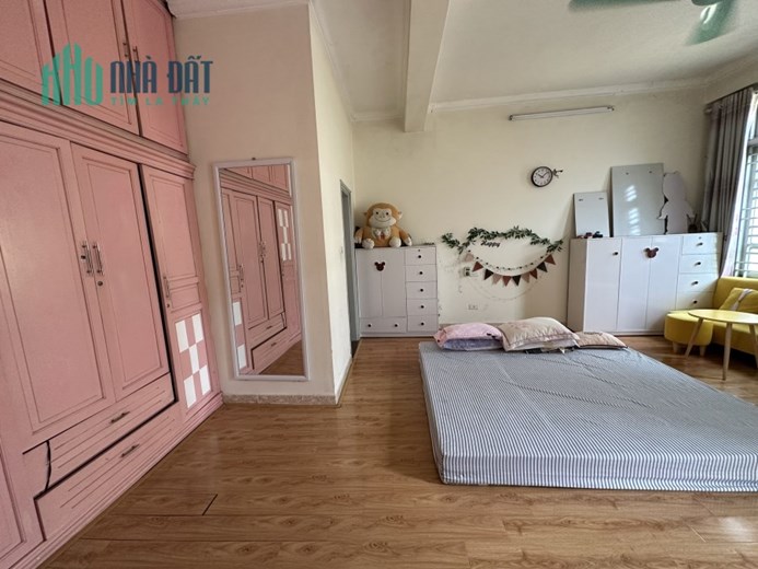 Cho thuê nhà Trần Cung  52m² x 4,5 tầng 2 ngủ 1 khách.