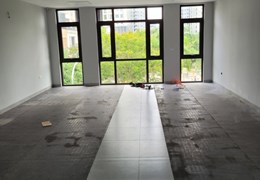 Cho thuê nhà phố thương mại mặt đường để ô tô thoải mái