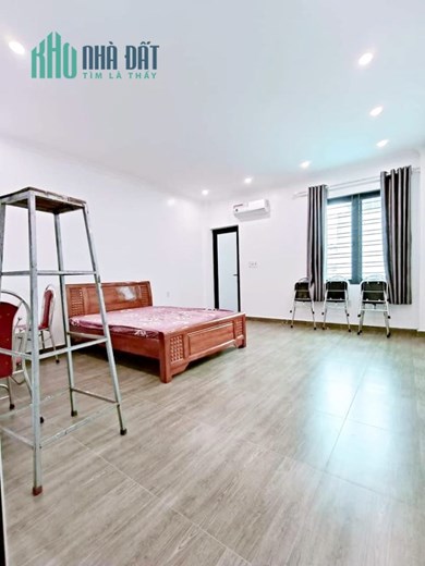Bán nhà dân xây độc lập phố Khúc Thừa Dụ đường 10m, diện tích 105m GIÁ 5.5 tỉ