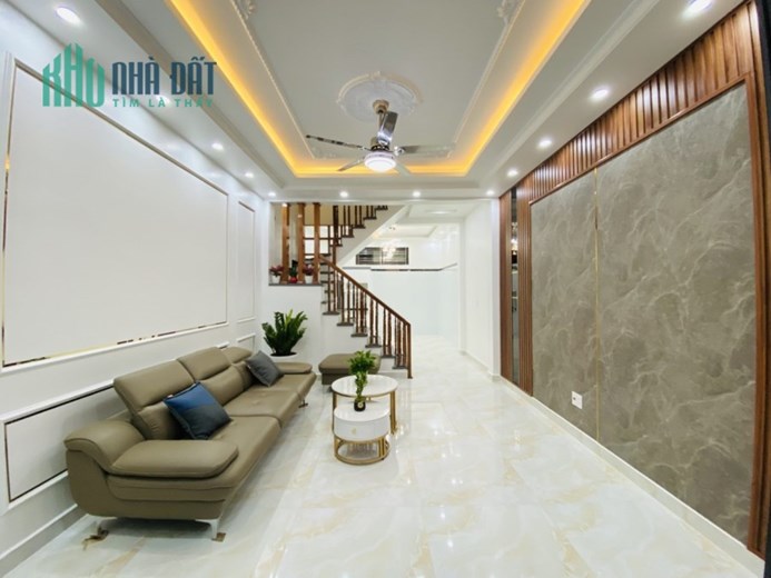 Bán nhà xây mới ngõ 225 Ngô Gia Tự diện tích 43m 4 tầng GIÁ 3.18 tỉ ô.tô tận cửa
