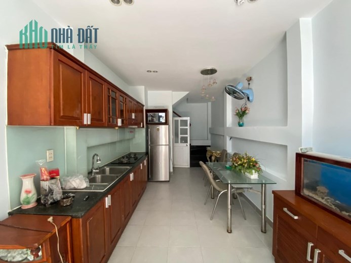 NHÀ NHỎ ĐẸP XINH ĐIỆN BIÊN PHỦ-HẺM Ô TÔ - GẦN MẶT TIỀN - GIÁP Q1 - TẶNG HẾT NỘI THẤT- GIÁ 4.35 TỶ