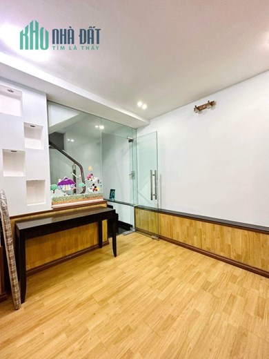 NHÀ NHỎ ĐẸP XINH ĐIỆN BIÊN PHỦ-HẺM Ô TÔ - GẦN MẶT TIỀN - GIÁP Q1 - TẶNG HẾT NỘI THẤT- GIÁ 4.35 TỶ