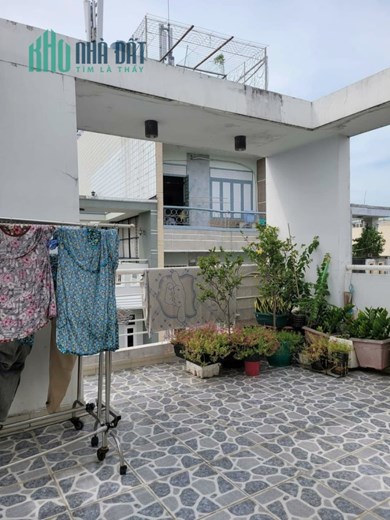 NHÀ BÁN HẺM XE HƠI - ĐƯỜNG THÍCH QUẢNG ĐỨC PHÚ NHUẬN. LÔ GÓC - DÂN TRÍ TỐT - HẺM THÔNG HOÀNG HOA