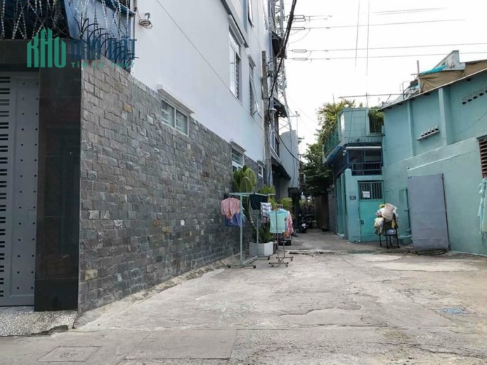 NHÀ BÁN HẺM XE HƠI - ĐƯỜNG THÍCH QUẢNG ĐỨC PHÚ NHUẬN. LÔ GÓC - DÂN TRÍ TỐT - HẺM THÔNG HOÀNG HOA