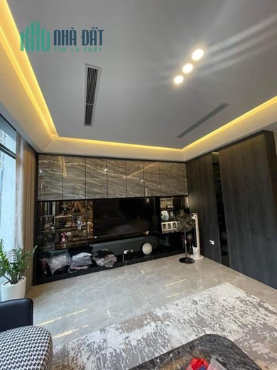 Bán khách sạn 560m2 quận Hai Bà Trưng, Hà Nội