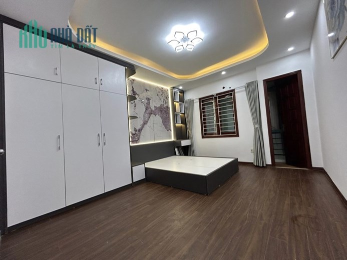 💥Ngõ thoáng Nhà đẹp Dương Quảng Hàm, Cầu Giấy, 33m 5T xe 3 gác đỗ cửa, nhỉnh 4 tỷ💥