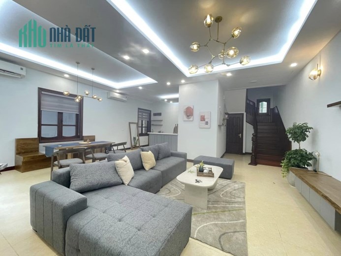 Bán nhà Mặt Phố Ngã Tư Sở, Đống Đa 74m, mặt tiền 7m, 5 tầng, vỉa hè, kinh doanh, 19 tỷ.