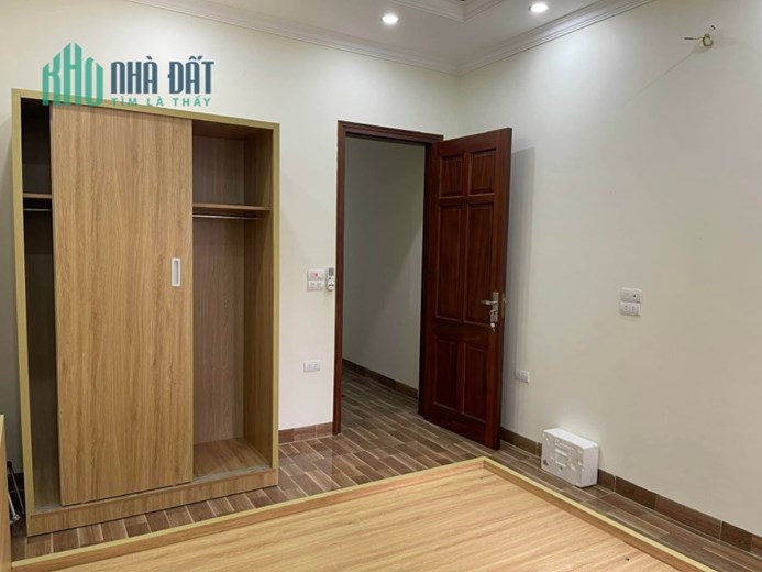 💥Bán nhà đẹp Doãn Kế Thiện Cầu Giấy 40m 5T, Ô tô cách 30m, trước nhà rộng 3m, chỉ 5.9 tỷ💥