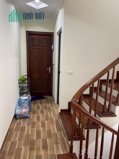 💥Bán nhà đẹp Doãn Kế Thiện Cầu Giấy 40m 5T, Ô tô cách 30m, trước nhà rộng 3m, chỉ 5.9 tỷ💥
