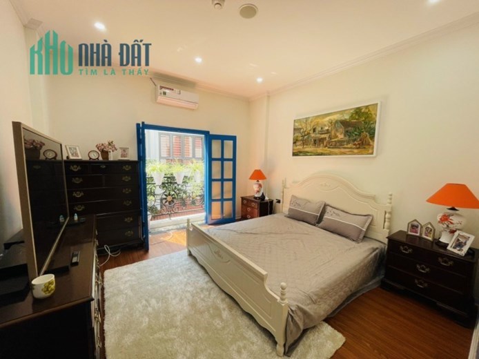 Bán nhà Vũ Xuân Thiều 53m2,5 tầng ,Mt 4m ,lô góc ,ngõ oto giá nhỉnh 6 tỷ