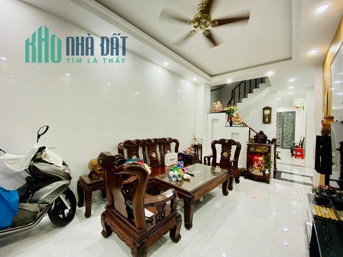 Bán nhà hạ chào sốc 12.5 tỷ, Nguyễn Hữu Cảnh, P22, Bình Thạnh, 135m2, 3 tầng, nở hậu.
