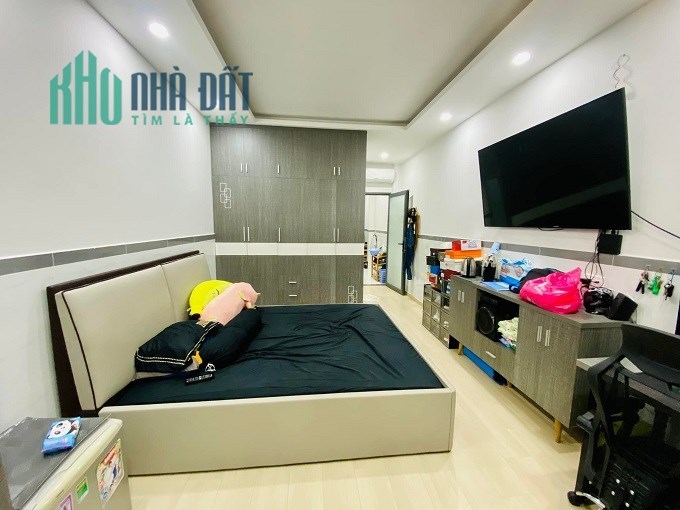 Bán nhà hạ chào sốc 12.5 tỷ, Nguyễn Hữu Cảnh, P22, Bình Thạnh, 135m2, 3 tầng, nở hậu.