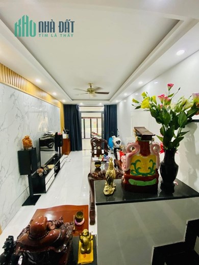 Bán nhà hạ chào sốc 12.5 tỷ, Nguyễn Hữu Cảnh, P22, Bình Thạnh, 135m2, 3 tầng, nở hậu.