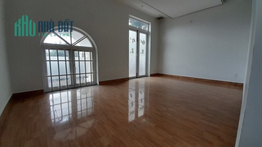 BÁN BIỆT THƯ SÂN VƯỜN - MẶT TIỀN LINH TRUNG – 900M2 FULL THỔ - GIÁ 65 TỶ