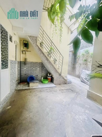 VÔ CÙNG THOÁNG SÁNG, MẶT PHỐ + MẶT NGÕ + SÂN CHUNG – Nhà 3 tầng Hàng Than 35m - 2.3 tỷ