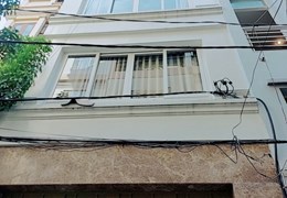 Chủ Gấp Bán Định Cư, 80m2 (4x20) 5 Tầng, Trần Hưng Đạo Quận 1, Thu nhập 100tr.tháng