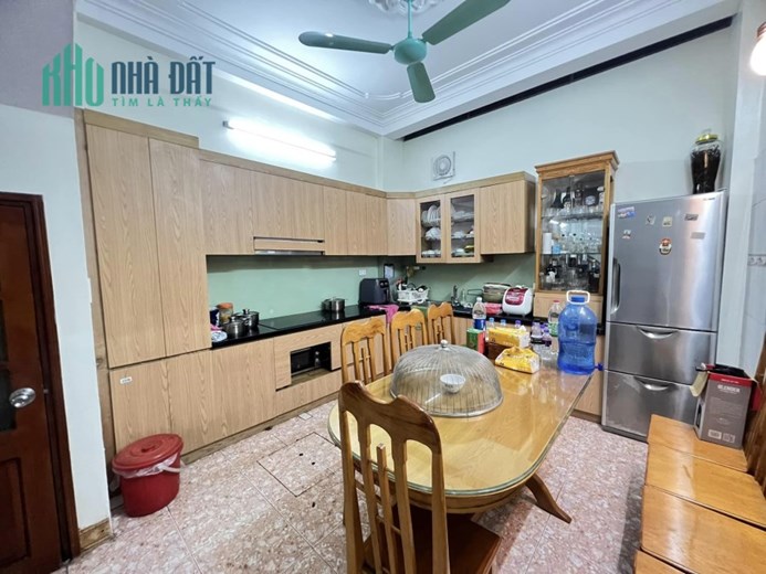 VIP CẦU GIẤY - 6 TỶ - 48M2 - NGÕ NÔNG RỘNG - THẲNG TẮP RA PHỐ - DÂN XÂY CỰC ĐẸP