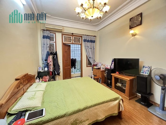 VIP CẦU GIẤY - 6 TỶ - 48M2 - NGÕ NÔNG RỘNG - THẲNG TẮP RA PHỐ - DÂN XÂY CỰC ĐẸP