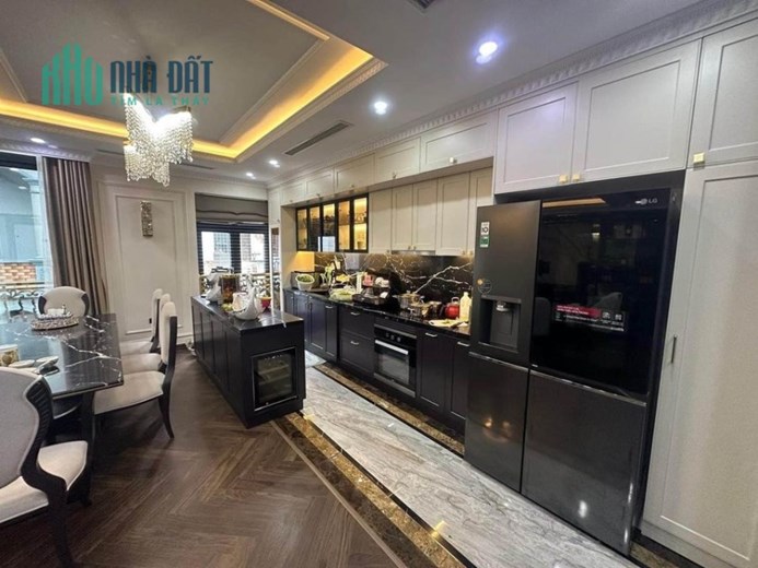 Bán nhà mặt phố đường đôi Văn Quán, Hà Đông, 210m2, mt10m đắc địa, 45 tỷ