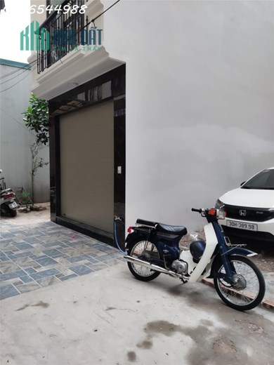 Bán nhà 5 tầng phố Thạch Bàn, nhỉnh 4 tỷ, ô tô vào nhà