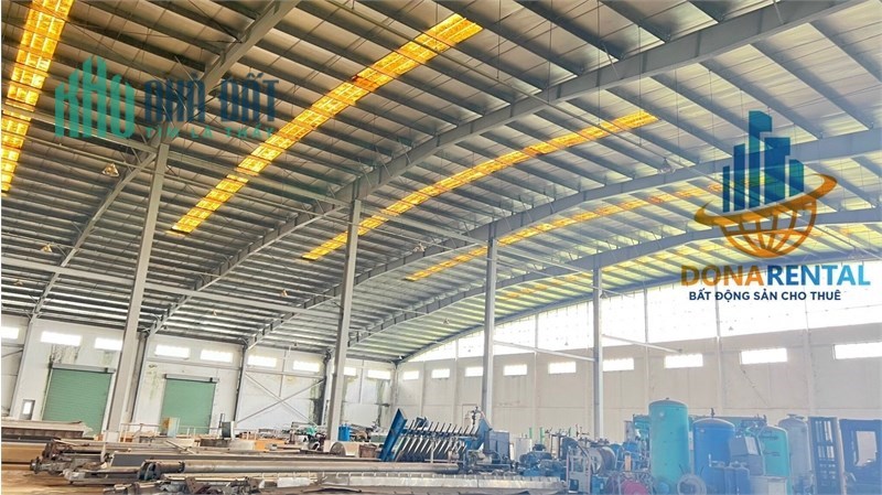 nhà xưởng sản xuất ngoài khu công nghiệp, khuôn viên sd riêng, chiều cao xưởng hơn 8m