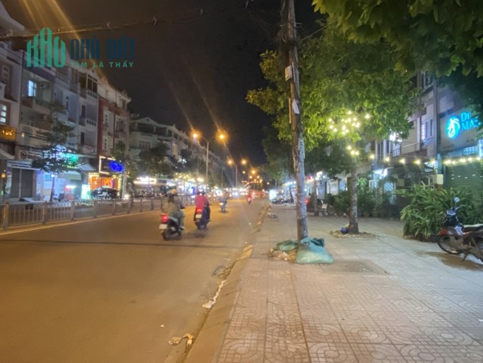 Bán nhà Bông Sao -8m- Phường 5- Quận 8 - 12,2 tỷ