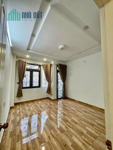 NHÀ BÁN ĐƯỜNG THÍCH QUẢNG ĐỨC PHÚ NHUẬN.10M- RA HẺM XE HƠI , NỞ HẬU TÀI LỘC - TẶNG FULL NỘI THẤT