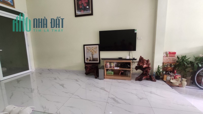 BÁN NHÀ PHỐ NGÔ GIA TỰ, NGÕ TO NHƯ PHỐ, GIÁ BÈO