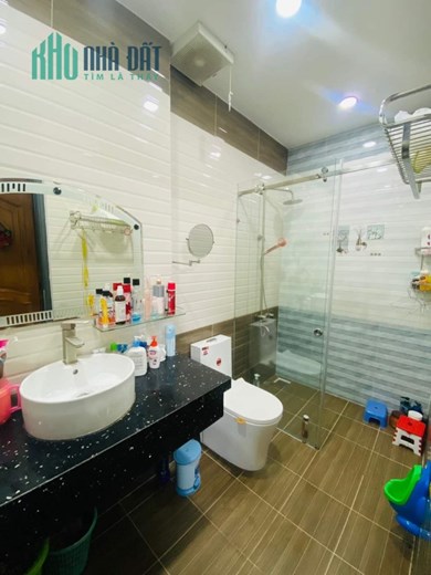 BÁN NHÀ 4 TẦNG, 4X16, ĐƯỜNG Ô TÔ, KHU NHÀ CAO TẦNG ĐỒNG BỘ, AN NINH, YÊN TĨNH