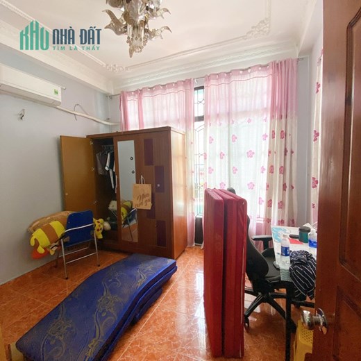 NGAY CHỢ CÂY QUÉO - GÓC 2 MT - HẺM TRƯỚC NHÀ 6M - 4 x 12 SỔ VUÔNG ĐẸP - CHỈ 5.5 TỶ TL