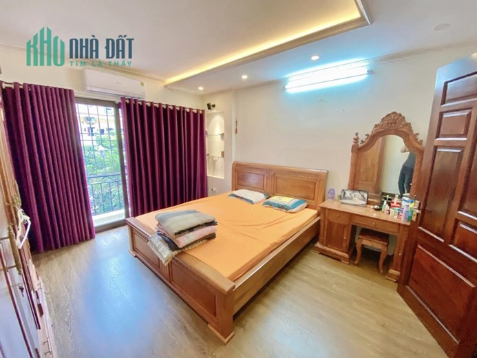 BÁN NHÀ PHỐ DƯƠNG QUẢNG HÀM 42M2 X 5T, TẶNG NỘI THẤT GẦN PHỐ 6.2 TỶ