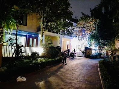 Bán Biệt Thự Tây Hồ, Lô Góc, Mặt Tiền Rộng, DT 220m2,Giá 16.3 tỷ.
