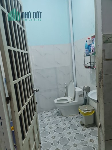 Bán nhà Phường 5 Quận 8  Đường Bông Sao Diện tích ngang 4 dài 34m giá 14 tỷ.