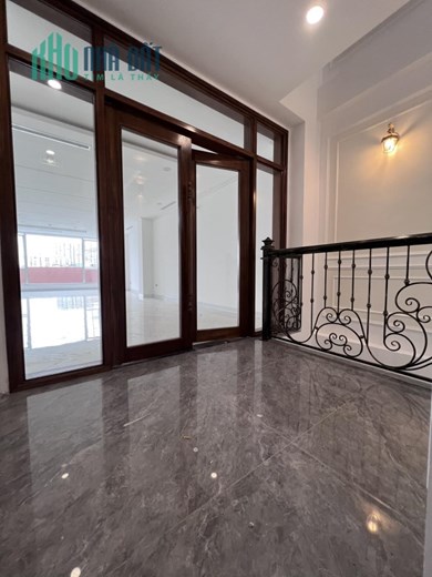BÁN TÒA NHÀ MẶT PHỐ TRUNG KÍNH - CẦU GIẤY 10 TẦNG 140M THANG MÁY - DI SẢN TRUYỀN ĐỜI