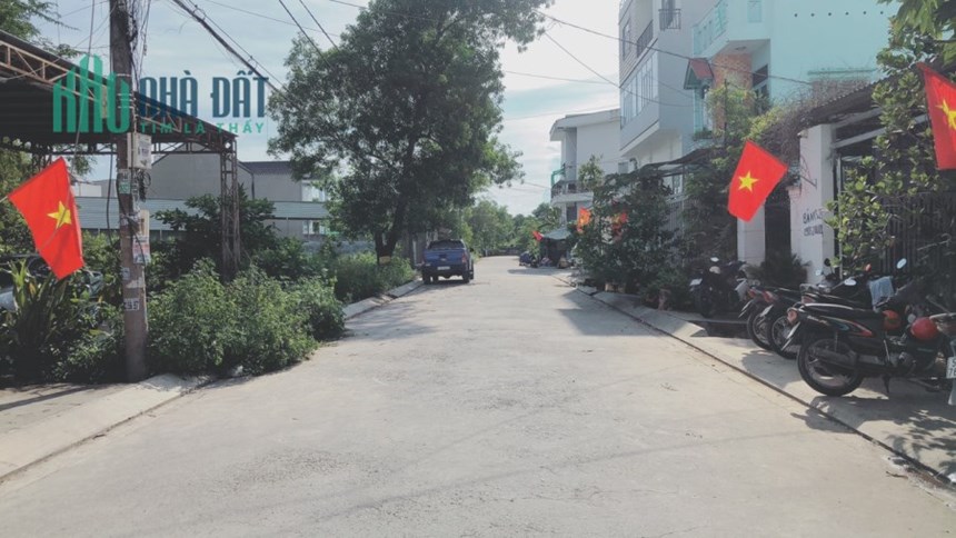 Mặt tiền hẻm nhựa 12m to như đường chính, nhà như biệt thự, nằm trong khu phân lô đồng bộ