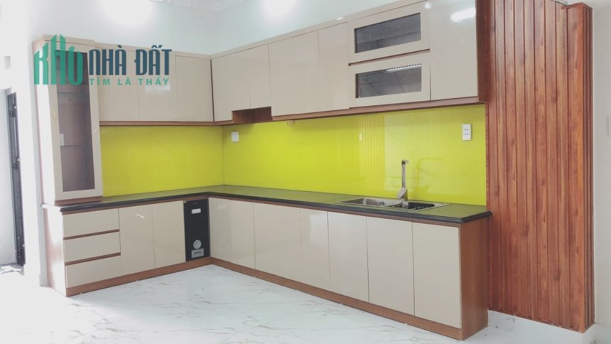 Mặt tiền hẻm nhựa 12m to như đường chính, nhà như biệt thự, nằm trong khu phân lô đồng bộ