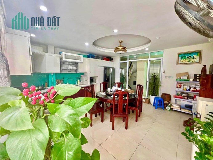 Bán nhà phố Nguyễn Ngọc Nại, 2 mặt ngõ ô tô, nhà đẹp, dân xây, 65m,  6 ngủ, 9 tỷ 5