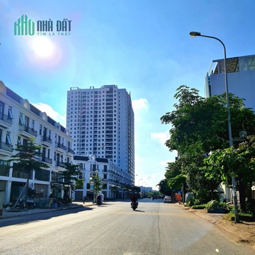 Nhà 5 tầng 500m2 sàn, 100m2 đất mặt phố Thành Trung, Trâu Quỳ, Gia Lâm. Lh 0936098052