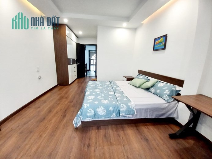 Bán nhà Đê La Thành, ngõ nông rộng, nhà đẹp, gần ô tô, 36m, 3PN, 3.85 tỷ