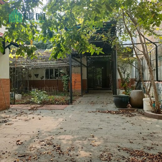Bán Biệt thự mặt tiền Linh Xuân Thủ Đức, ngang 10m, đường rộng 8m, 530m2, giá chỉ hơn 18 tỷ.