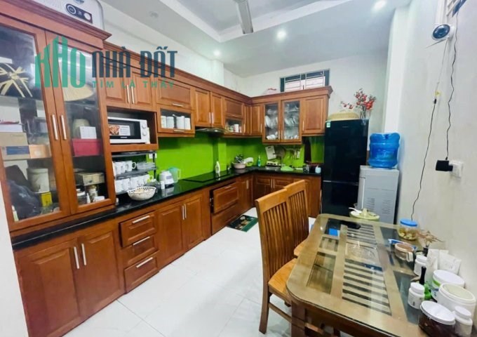 DƯỚI 5TỶ CÓ NGAY NHÀ ĐẸP SÁT MT  ĐƯỜNG LÝ THƯỜNG KIỆT QUẬN 10, DT LỚN